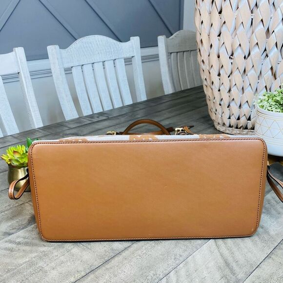 Michael Kors Women's Gilly Logo Jacquard Large Drawstring Travel Tote - Picture 5 of 11